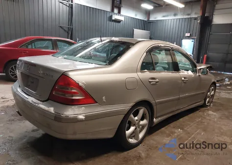 2005 Mercedes-Benz C 230 Kompressor Sport z USA, uszkodzony, nr VIN WDBRF40J15A703550
